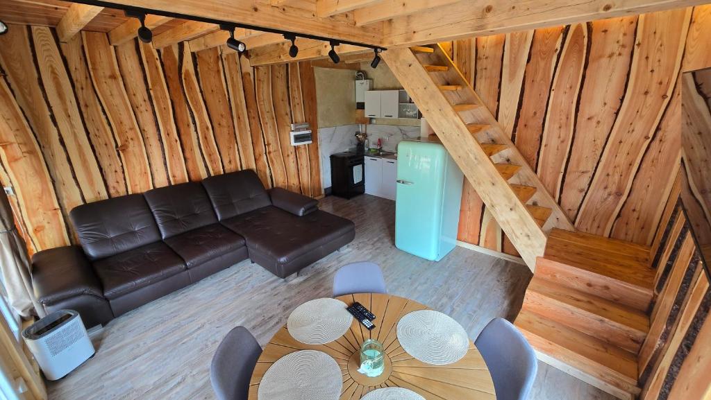 Lăcașul Lupilor – interior cabană